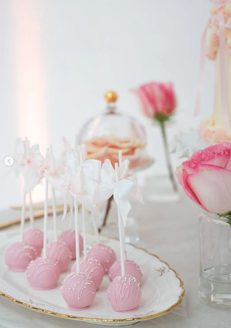 cake pops, custom cake pops